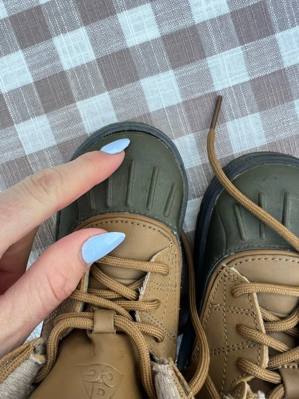 Nike Kids Olive Green and Brown Outdoor Boots